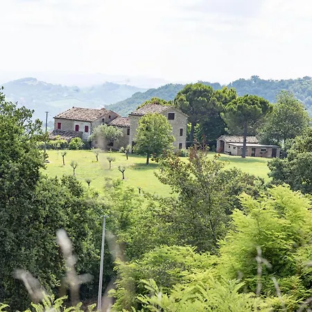 Leila * Penna San Giovanni